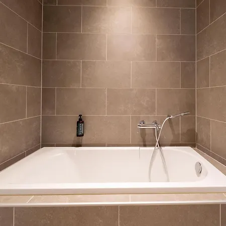 Waterside Luxury Sky Pad Casa vacanze