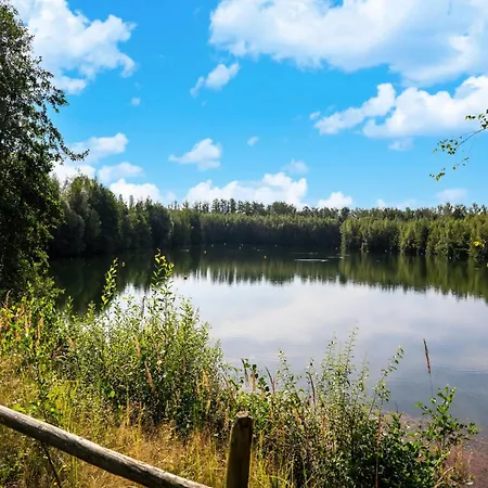 Waterside Luxury Sky Pad Holiday home